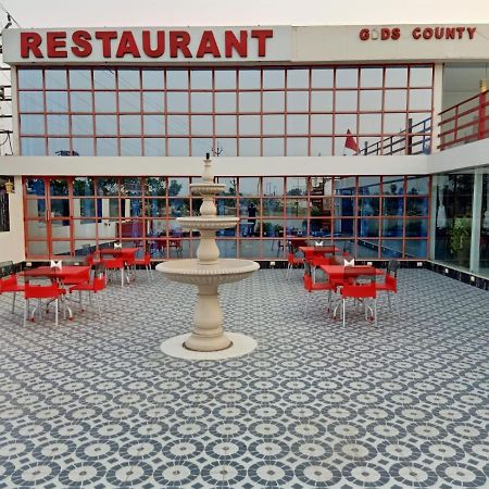 Gods County. Resort & Banquets Tarapith Exterior foto