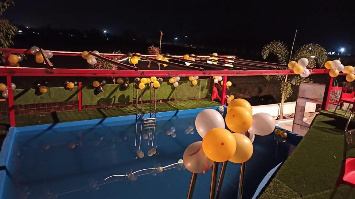 Gods County. Resort & Banquets Tarapith Exterior foto
