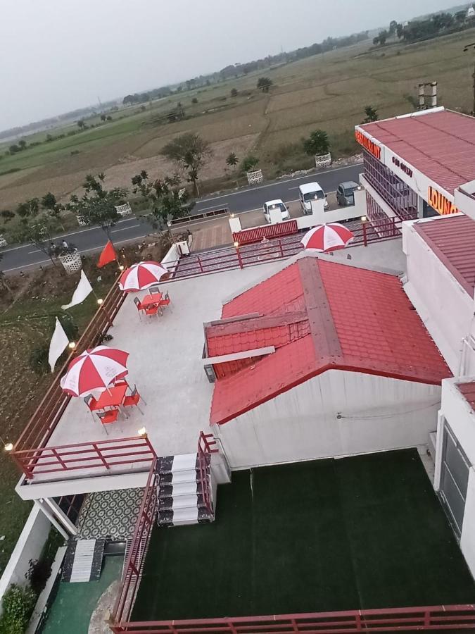 Gods County. Resort & Banquets Tarapith Exterior foto