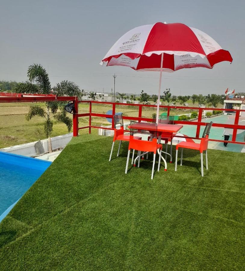 Gods County. Resort & Banquets Tarapith Exterior foto
