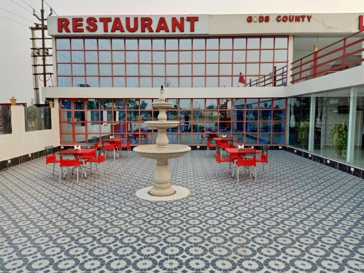 Gods County. Resort & Banquets Tarapith Exterior foto