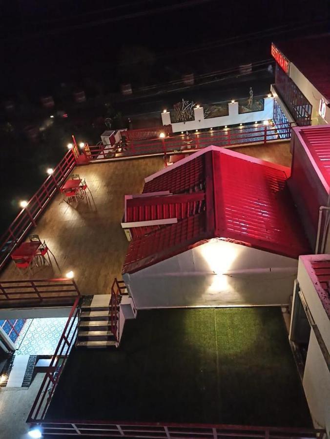 Gods County. Resort & Banquets Tarapith Exterior foto