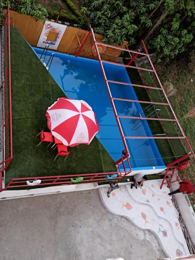 Gods County. Resort & Banquets Tarapith Exterior foto