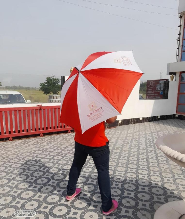 Gods County. Resort & Banquets Tarapith Exterior foto