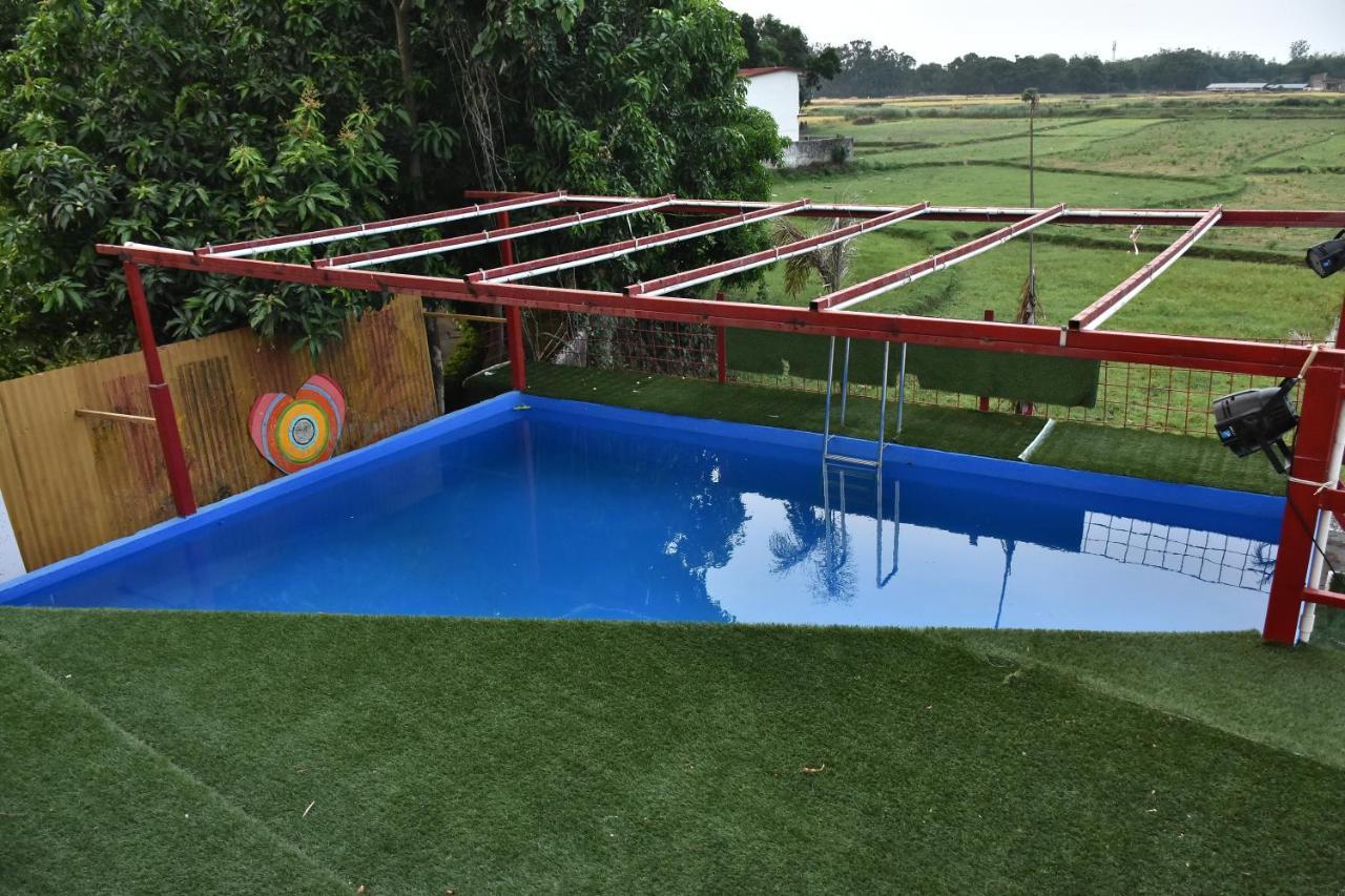 Gods County. Resort & Banquets Tarapith Exterior foto