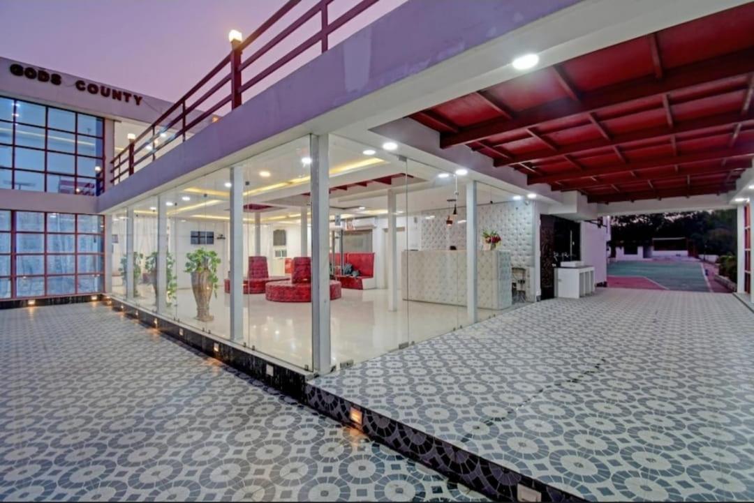 Gods County. Resort & Banquets Tarapith Exterior foto